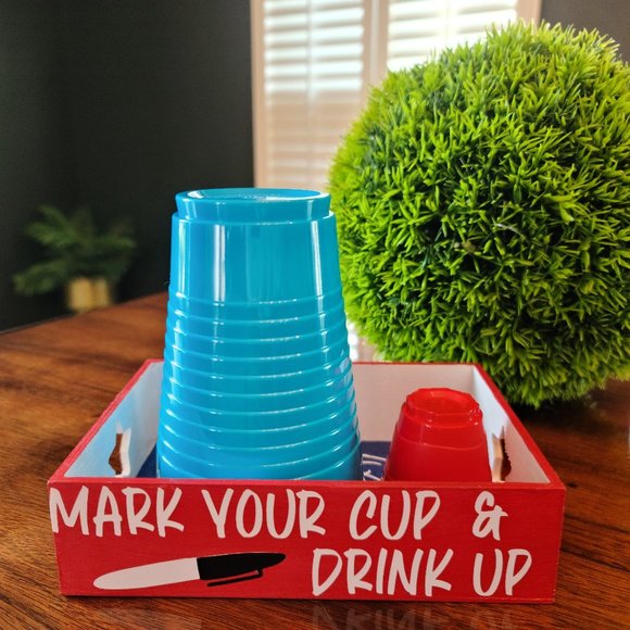 Holiday Mark Your Cup & Drink Up - Host Party Cup Organizer for disposable cups - Picture 1 of 4